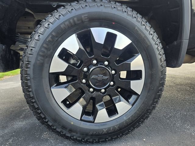 Used 2020 Chevrolet Silverado 2500 Custom w/ Custom Value Package AWD/4WD image 11