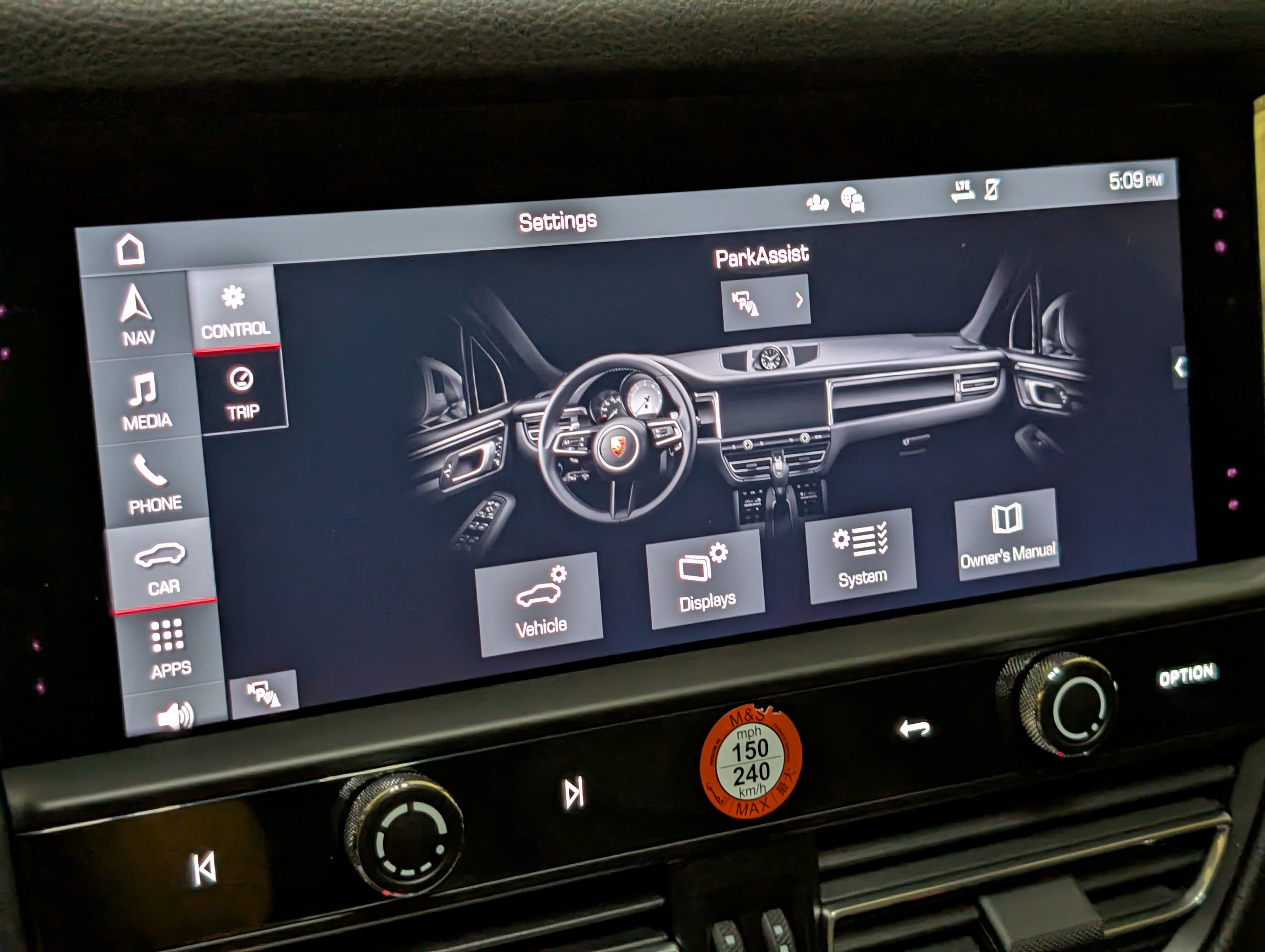 Certified 2026 Porsche Macan image 34