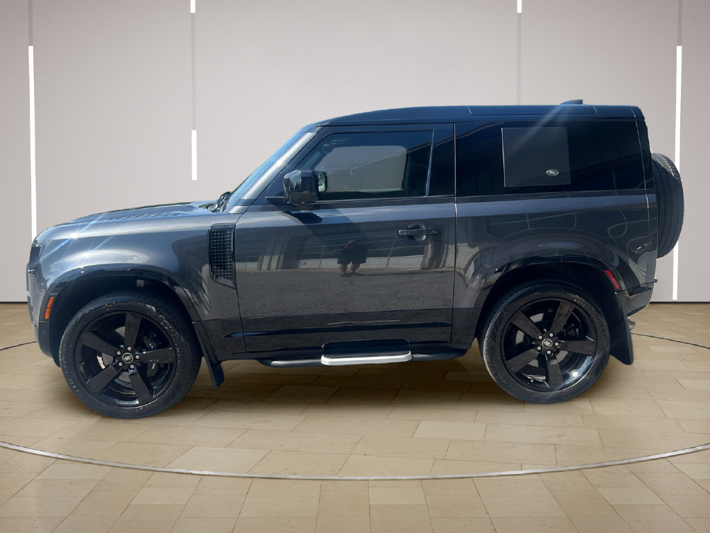Used 2023 Land Rover Defender 90 V8 AWD/4WD image 2
