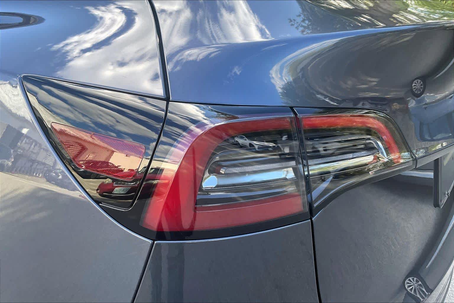 Used 2023 Tesla Model Y Long Range AWD/4WD image 26
