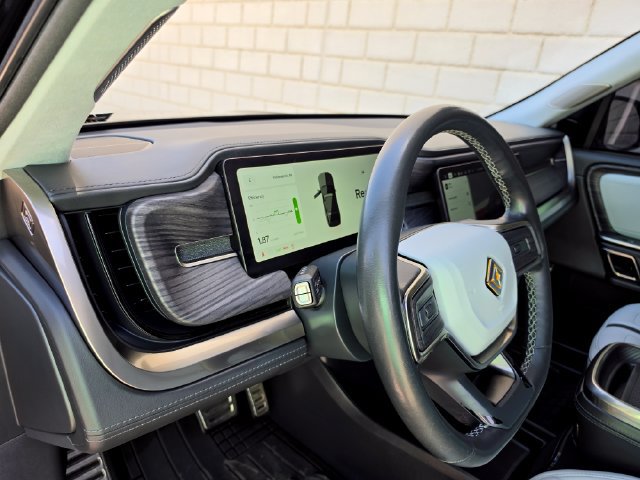Used 2023 Rivian R1S Launch Edition Quad AWD/4WD image 21