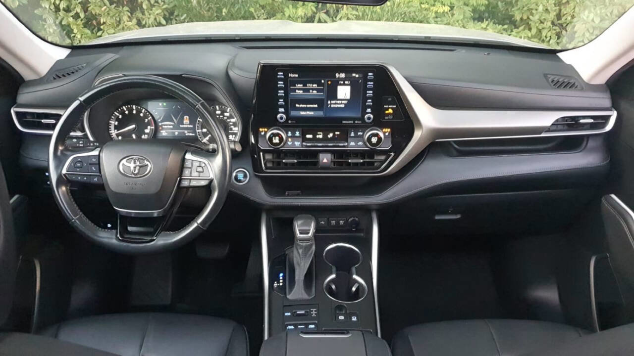 Used 2021 Toyota Highlander XLE image 8