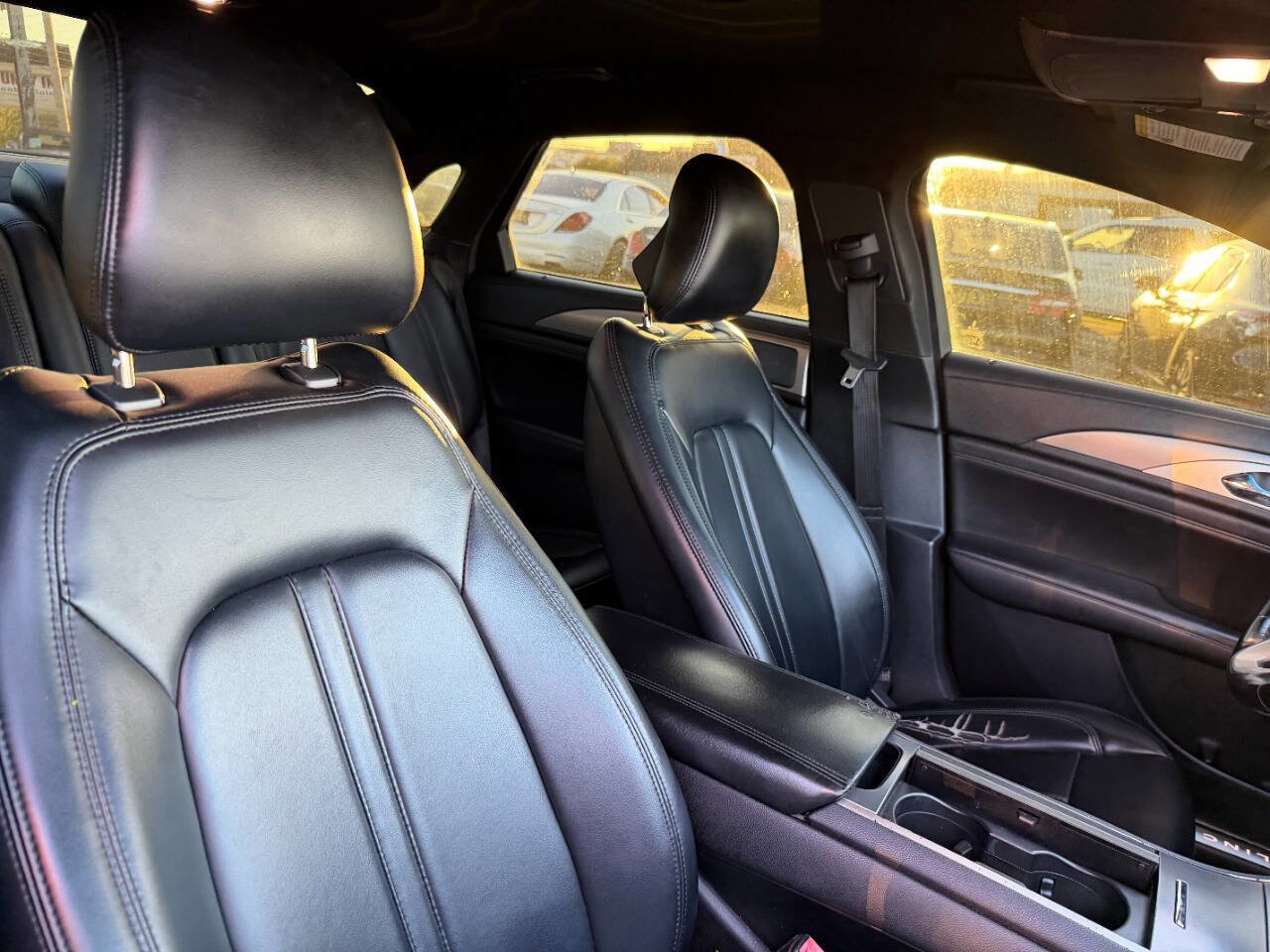 Used 2017 Lincoln MKZ Premiere image 27