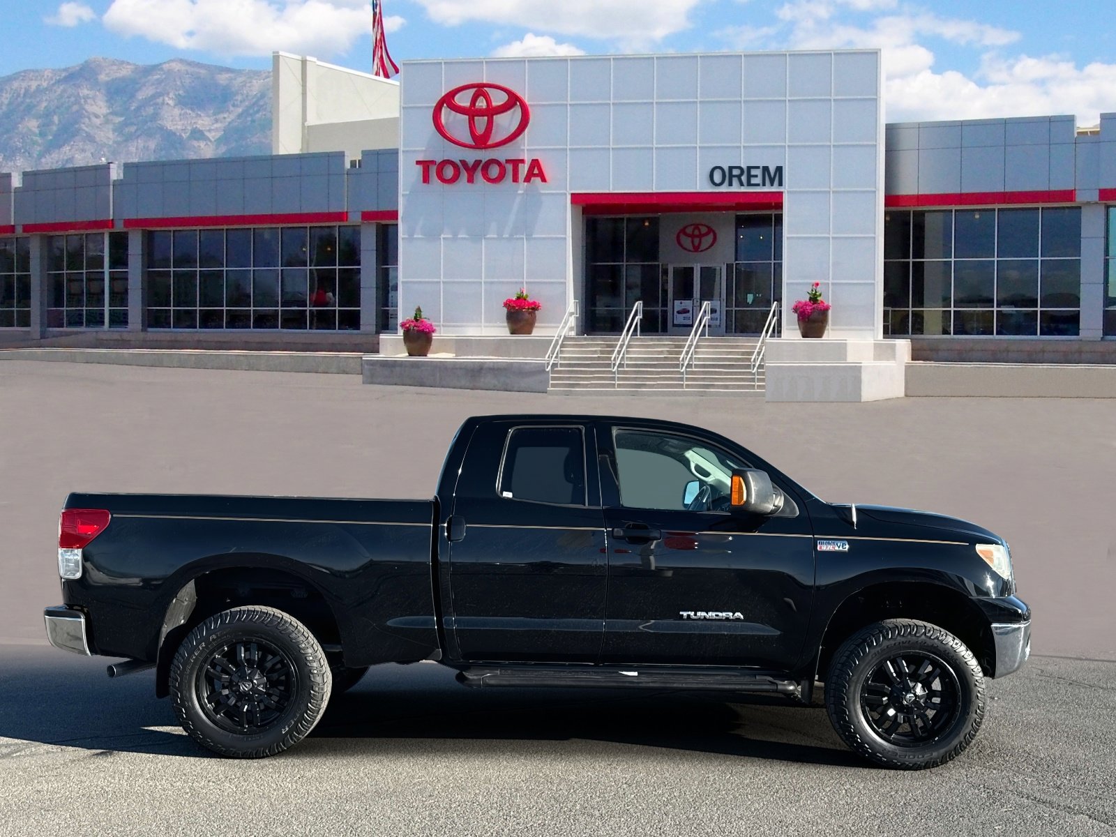 Used 2010 Toyota Tundra 4x4 Double Cab image 3