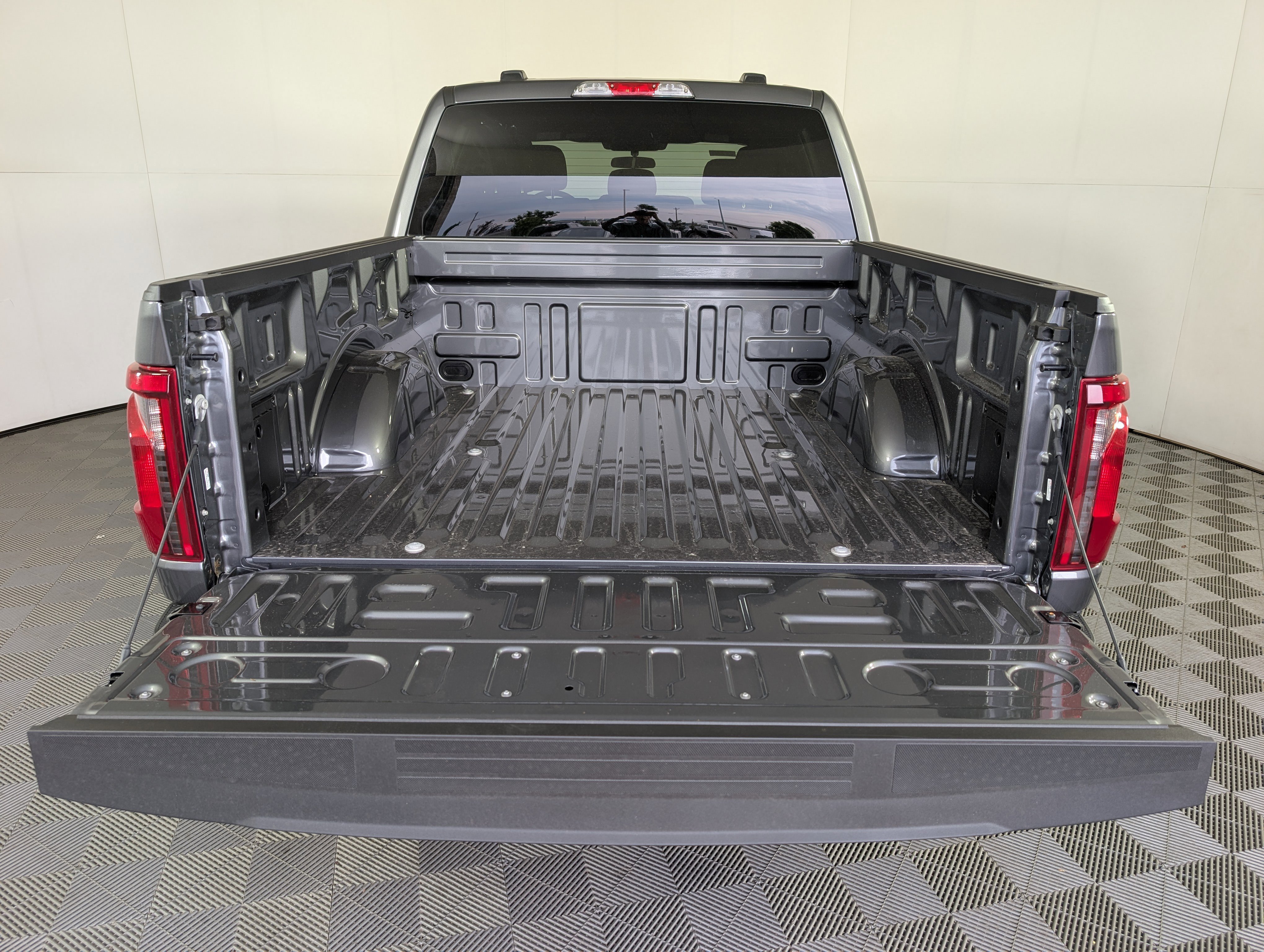 Used 2025 Ford F150 STX w/ STX Black Appearance Package image 7