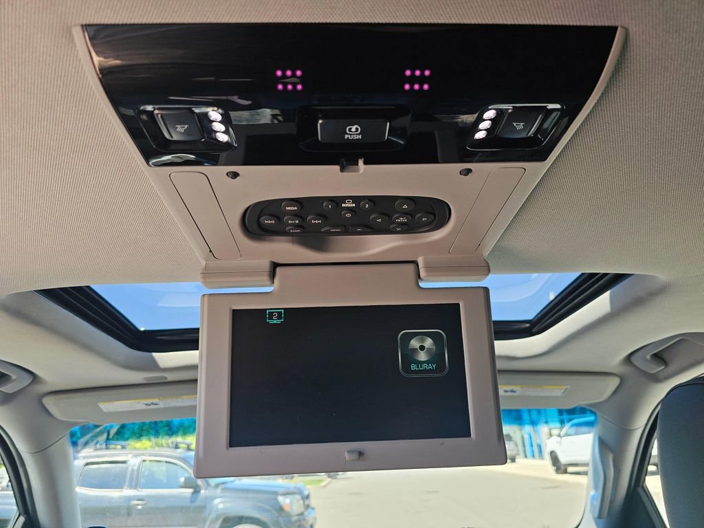 Used 2017 Chevrolet Tahoe Premier AWD/4WD image 21