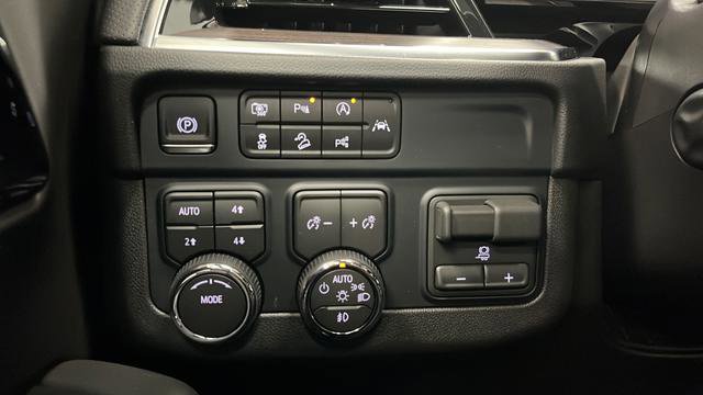 New 2026 Chevrolet Suburban Premier AWD/4WD image 41