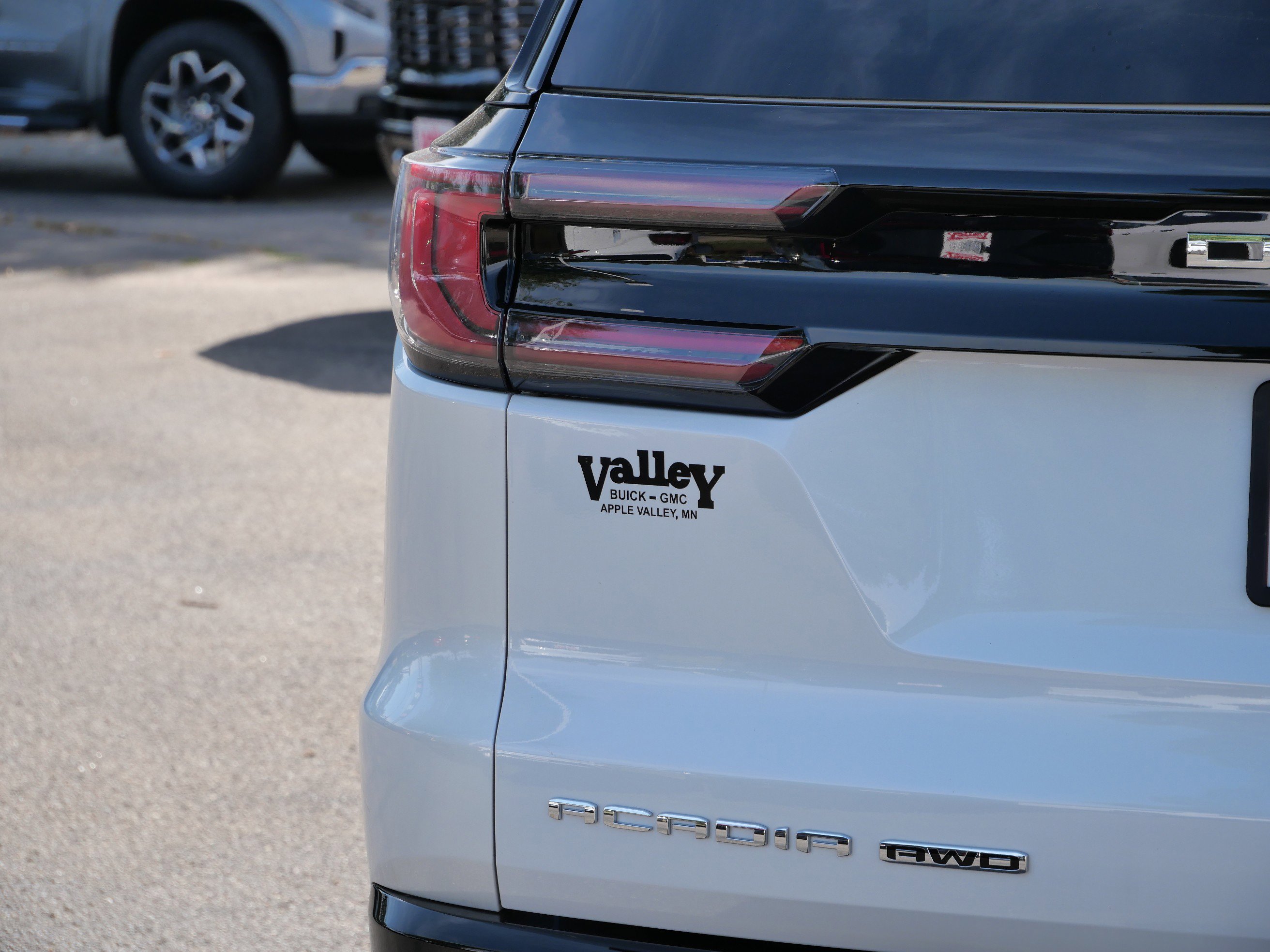 Used 2024 GMC Acadia Denali w/ Super Cruise Package image 8