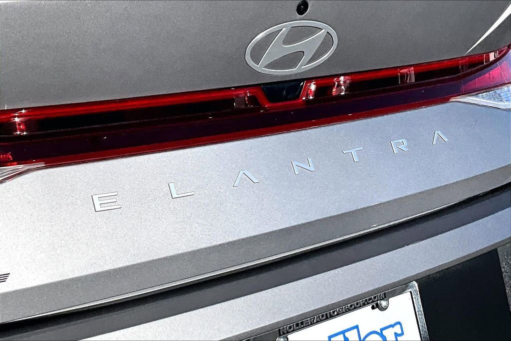 Used 2024 Hyundai Elantra SE image 8