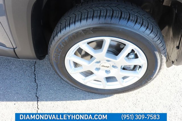 Used 2023 Jeep Renegade Latitude image 25