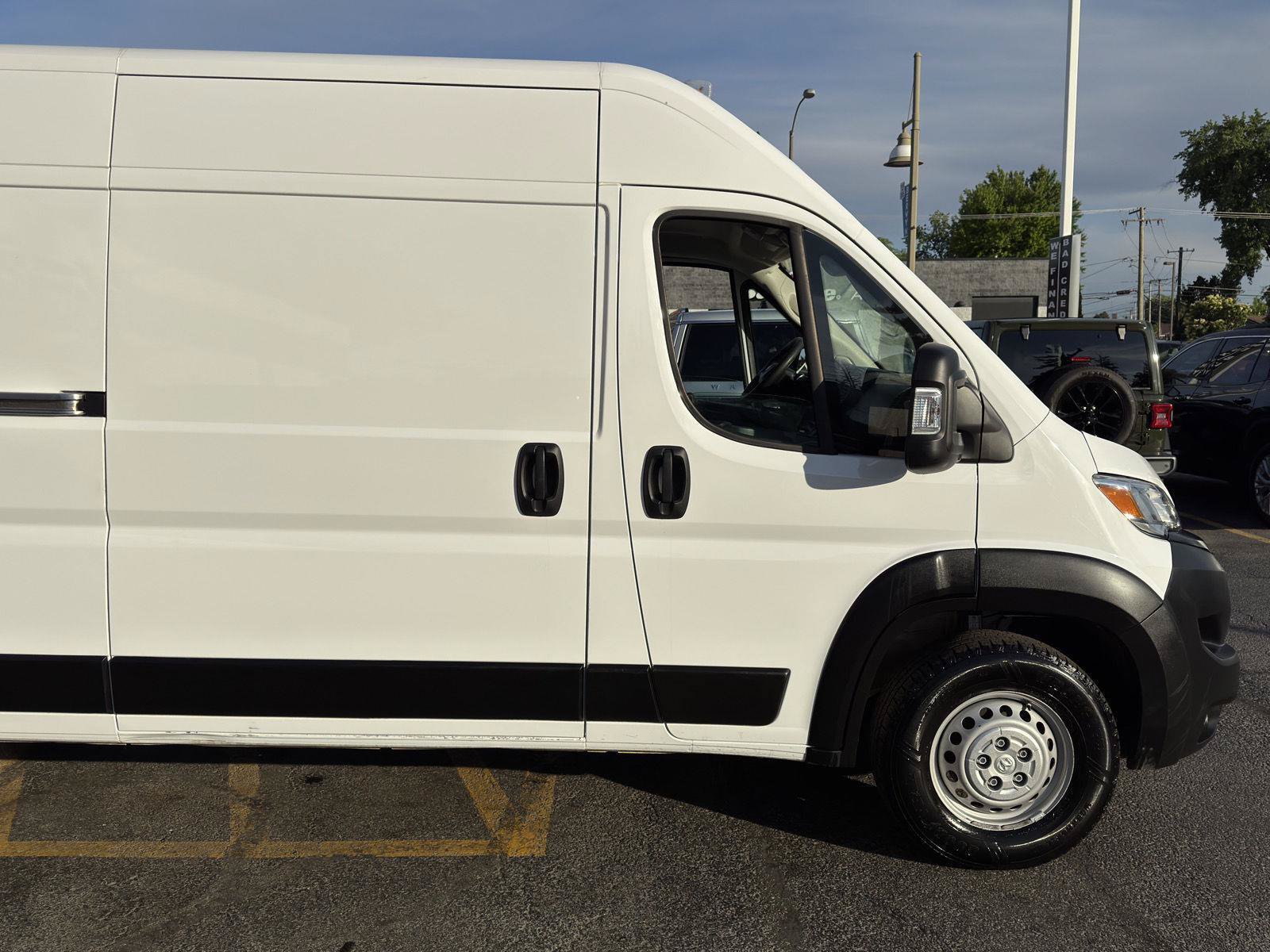 Used 2025 RAM ProMaster 2500 w/ Convenience Group FWD image 15