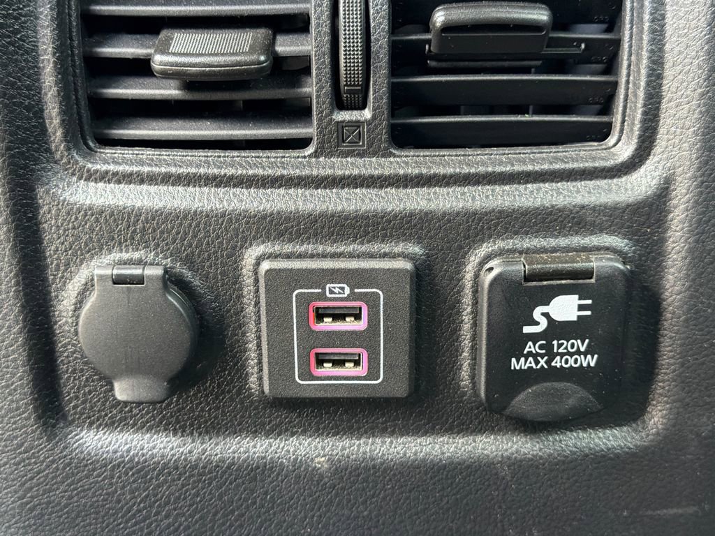 Used 2023 Nissan Titan SV w/ SV Convenience Package RWD image 22