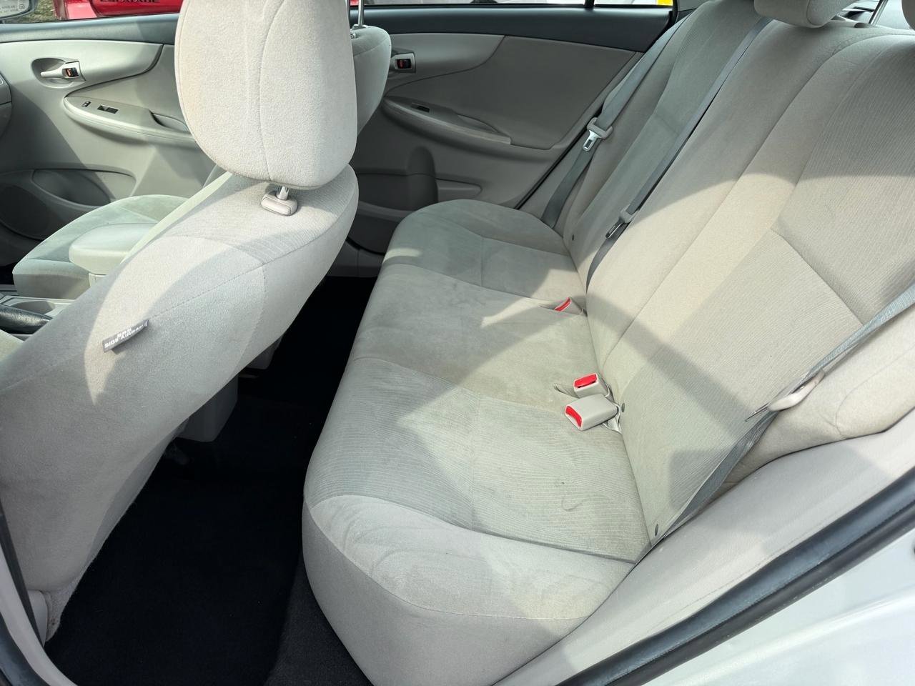 Used 2013 Toyota Corolla LE image 25