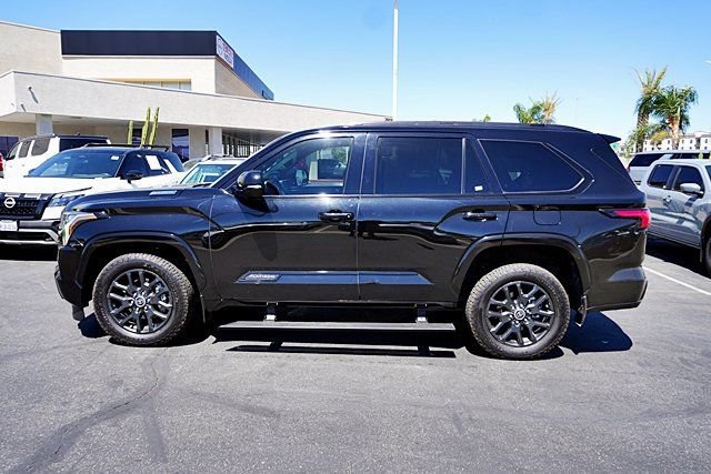 Used 2023 Toyota Sequoia Platinum AWD/4WD image 8
