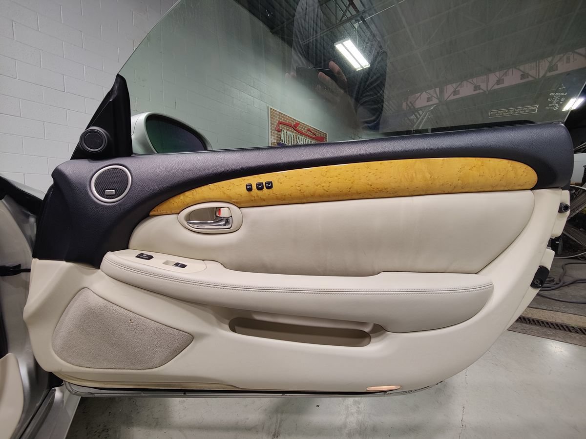 Used 2002 Lexus SC 430 Convertible RWD image 11