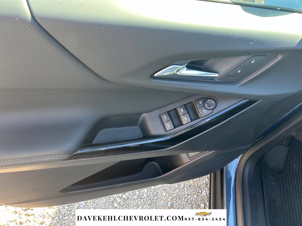 Used 2025 Chevrolet Equinox LT w/ Convenience Package II FWD image 9