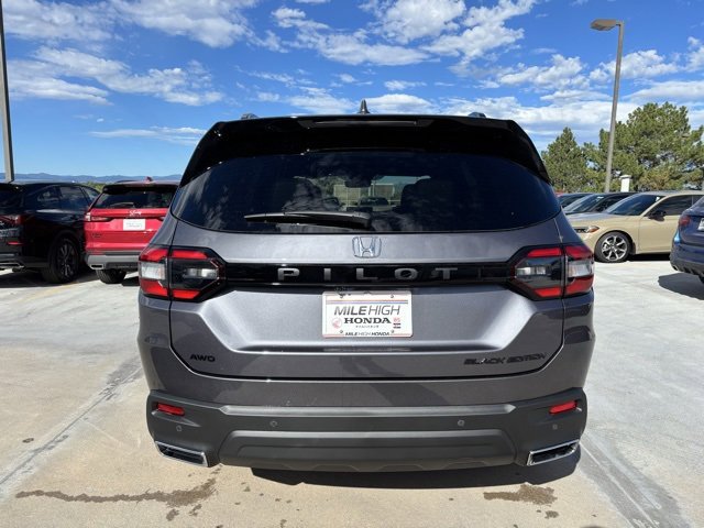 New 2025 Honda Pilot Black Edition image 7