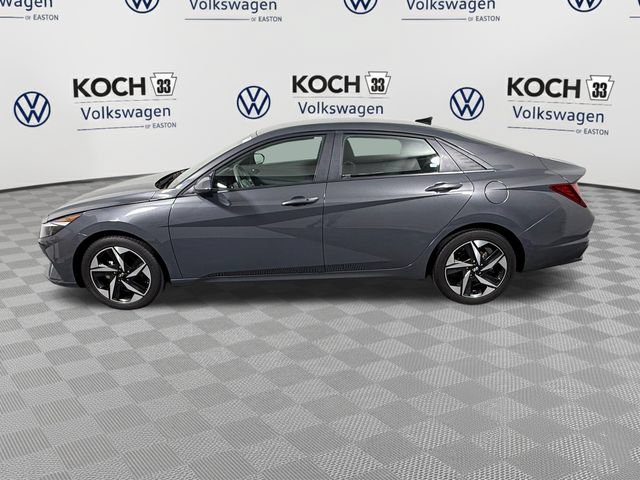 Used 2023 Hyundai Elantra SEL w/ Convenience Package FWD image 4