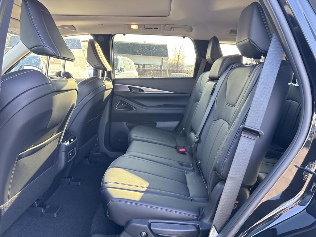 New 2026 INFINITI QX60 Luxe image 18