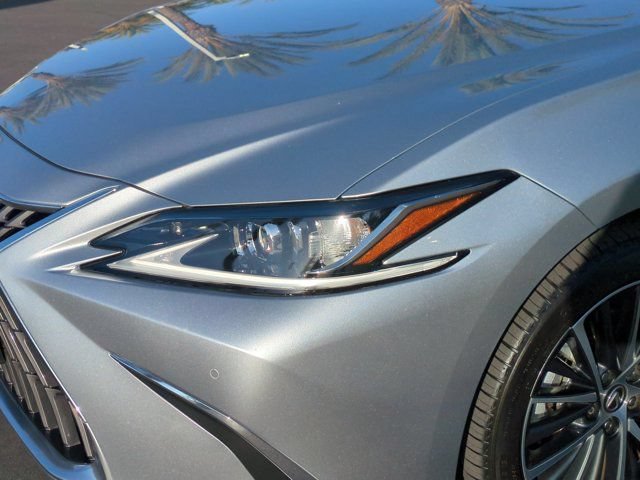 Used 2023 Lexus ES 350 w/ Premium Package FWD image 10