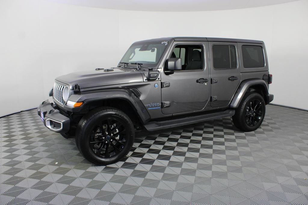 Used 2025 Jeep Wrangler Unlimited Sahara AWD/4WD image 2
