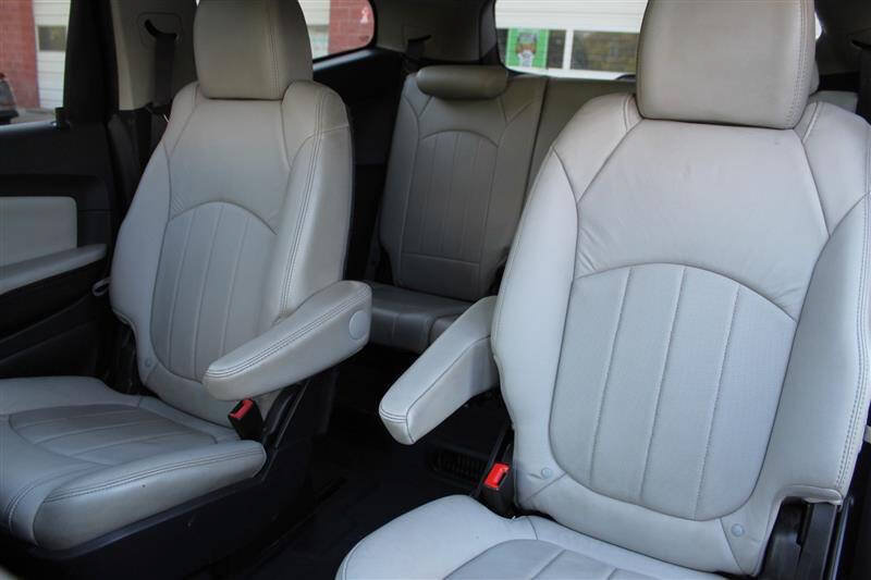 Used 2011 Chevrolet Traverse LTZ w/ LPO, 'HIT The Road' Package AWD/4WD image 25