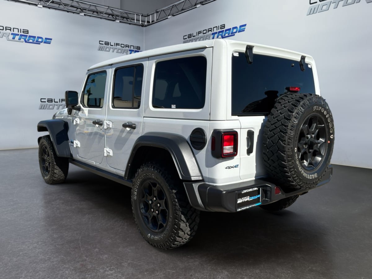 Used 2023 Jeep Wrangler Unlimited w/ Sun & Screen Package AWD/4WD image 7