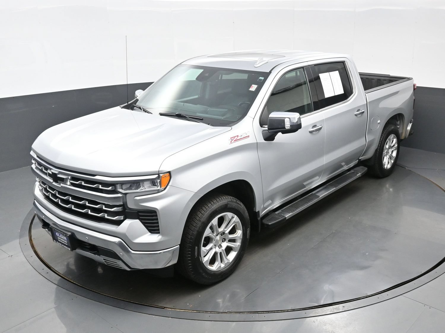 Used 2022 Chevrolet Silverado 1500 LTZ w/ LTZ Premium Package AWD/4WD image 35
