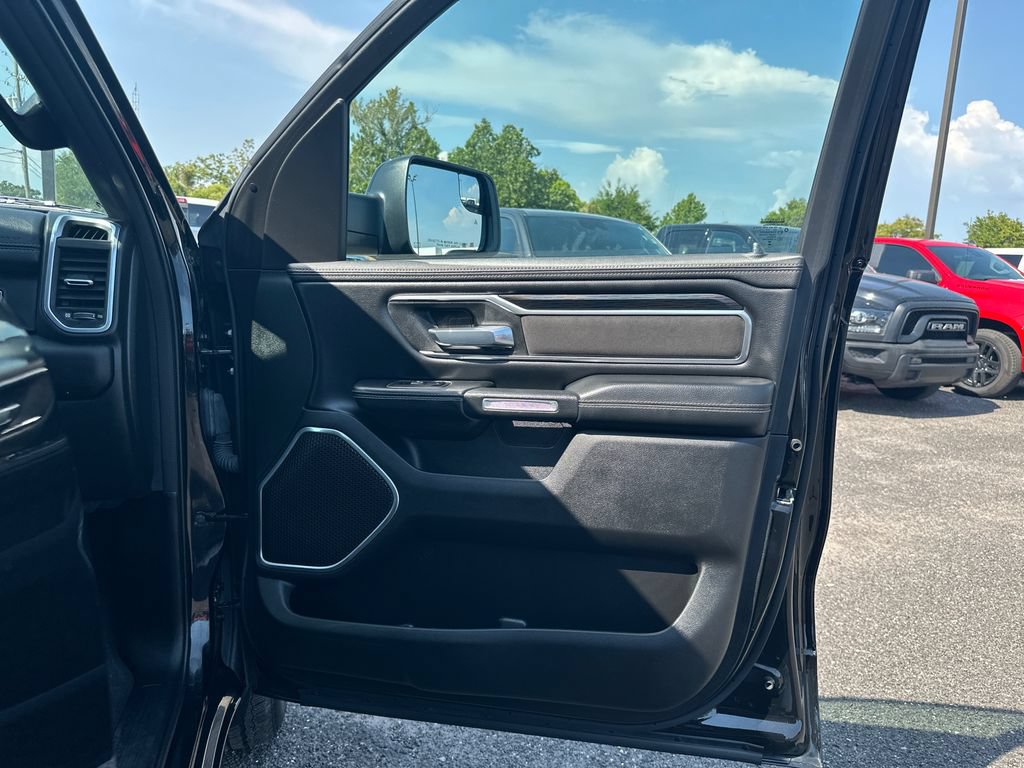 Used 2023 RAM 1500 Laramie AWD/4WD image 19