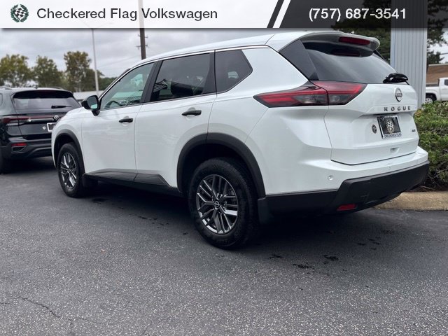 Used 2024 Nissan Rogue S AWD/4WD image 6