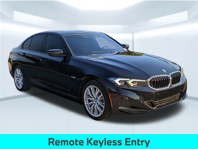 Used 2023 BMW 330e w/ Driving Assistance Package image 9