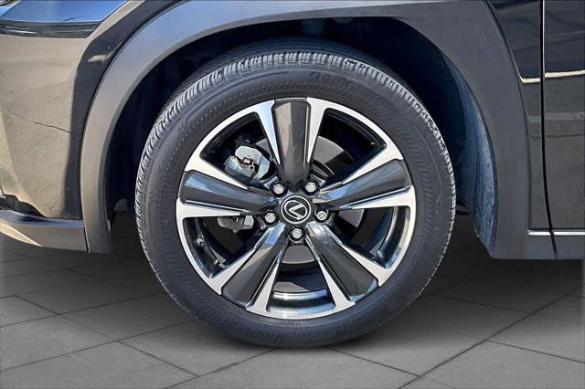 Used 2020 Lexus UX 200 w/ Premium Package FWD image 11