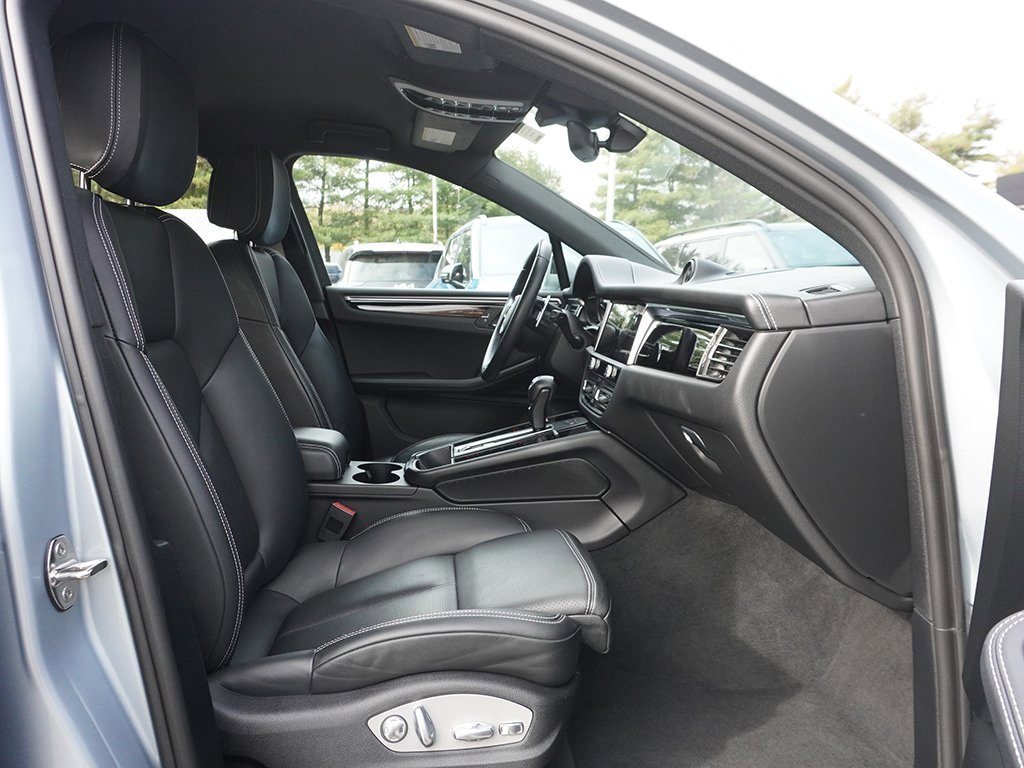 Used 2022 Porsche Macan image 30