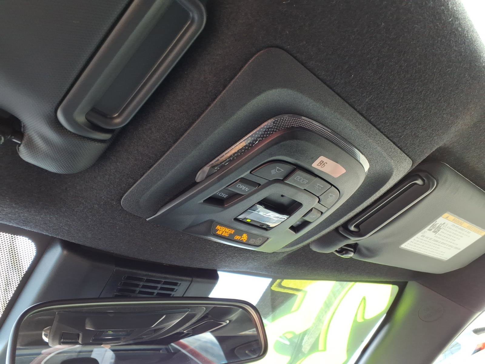 Certified 2025 Toyota Corolla SE w/ SE Premium Package image 18