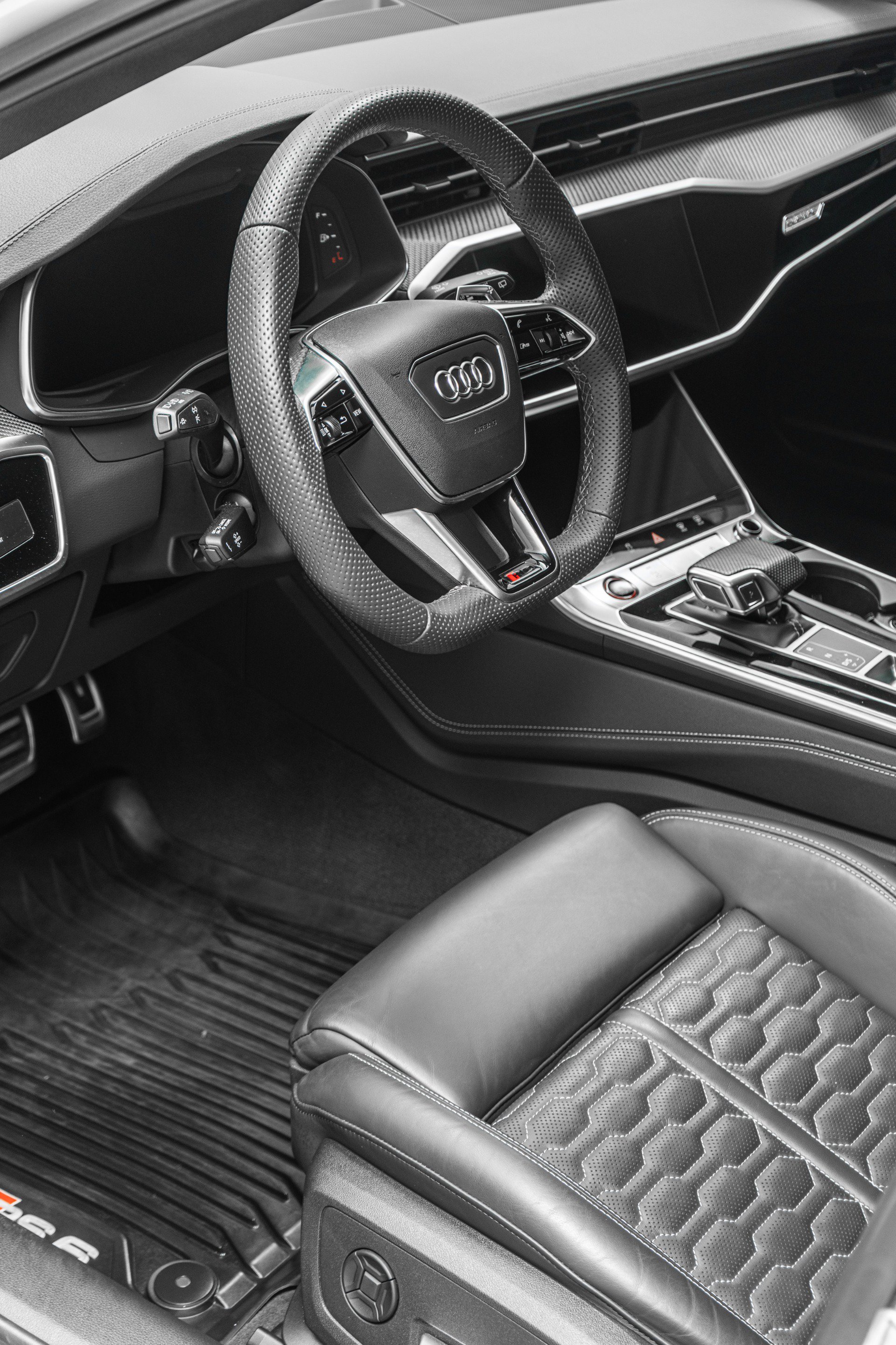 Used 2025 Audi RS 6 performance AWD/4WD image 41
