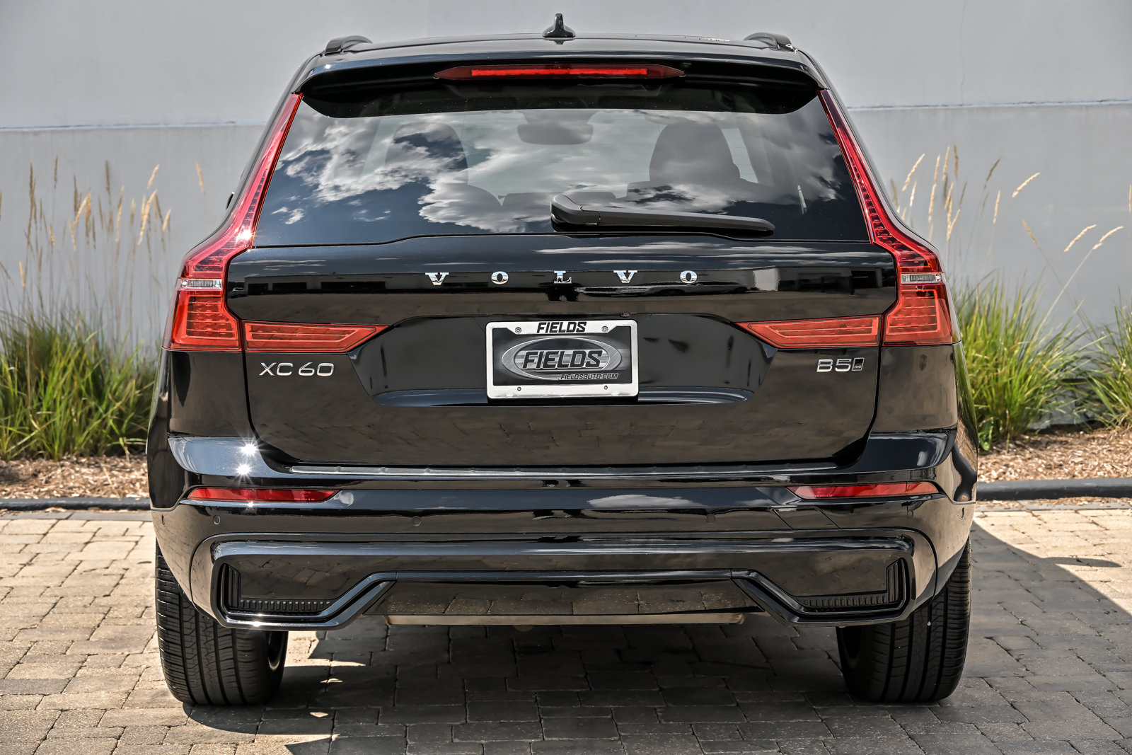 Used 2025 Volvo XC60 B5 Ultra w/ Protection Package Premier AWD/4WD image 12