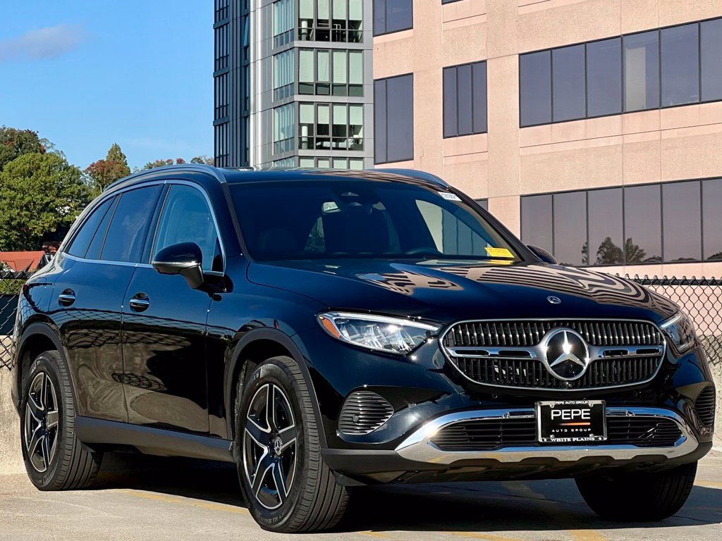 Used 2026 Mercedes-Benz GLC 300 4MATIC image 1