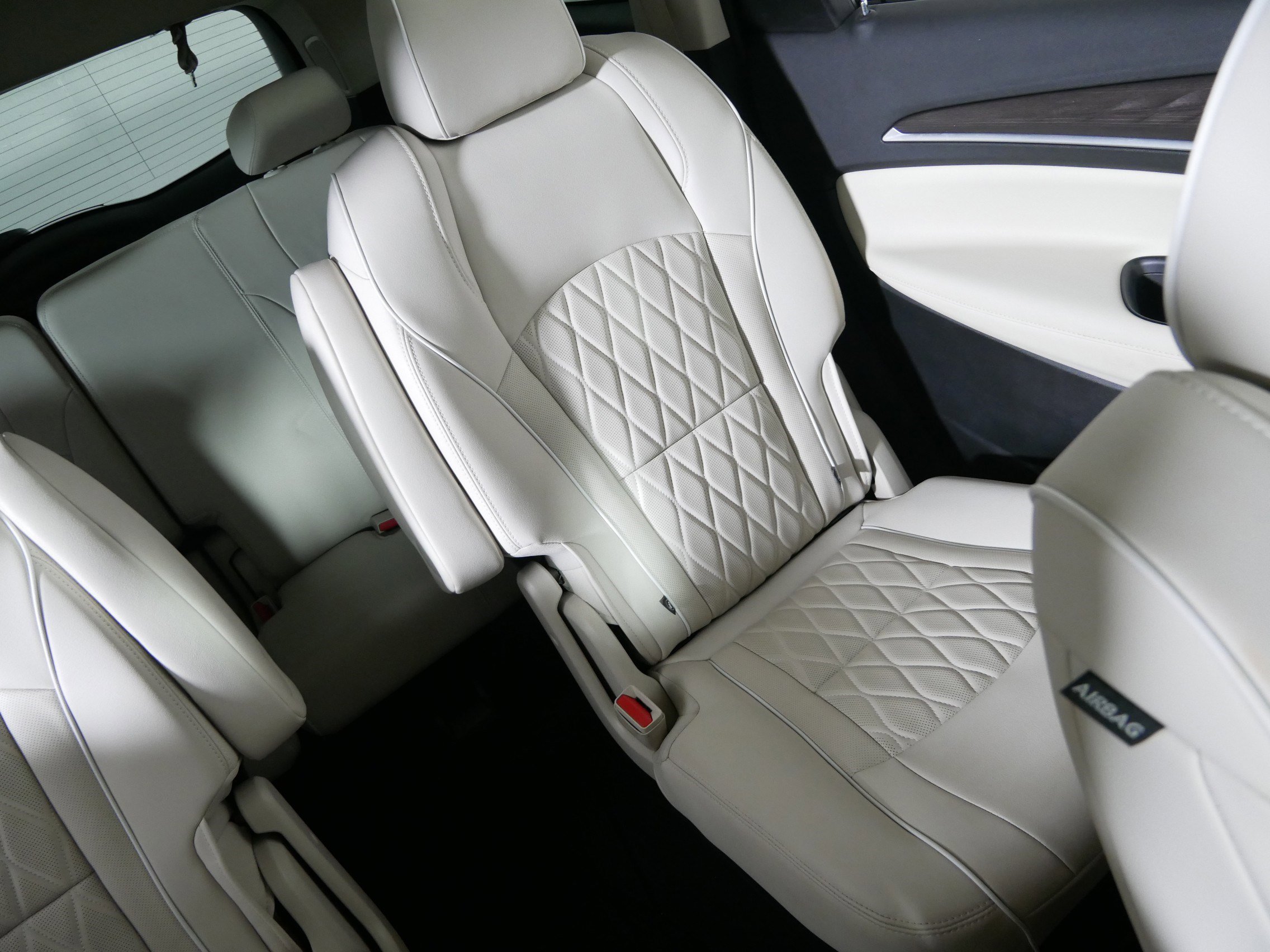 Certified 2023 Buick Enclave Avenir w/ Avenir Technology Package image 14