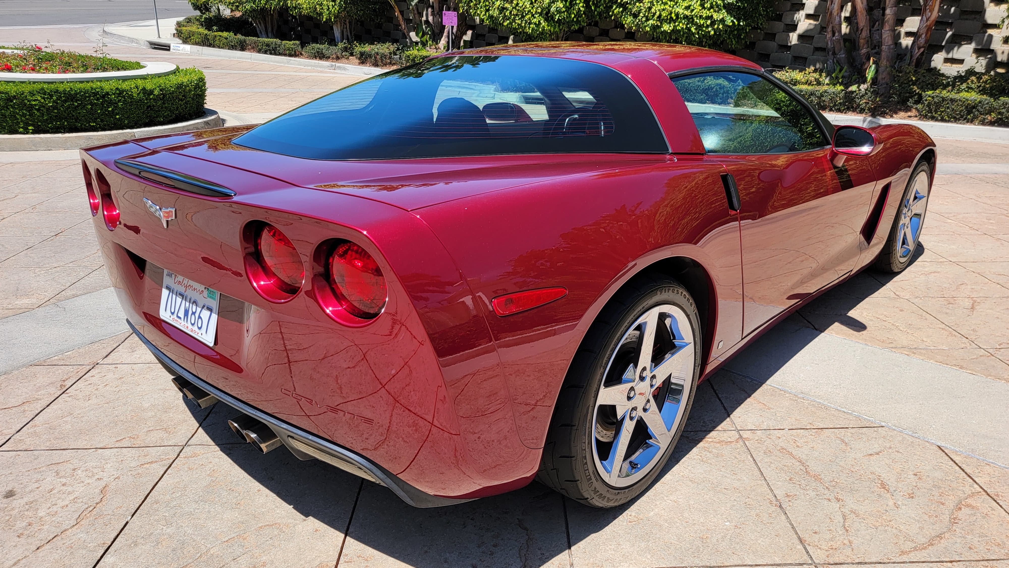 Used 2007 Chevrolet Corvette Coupe w/ Performance Package RWD image 25