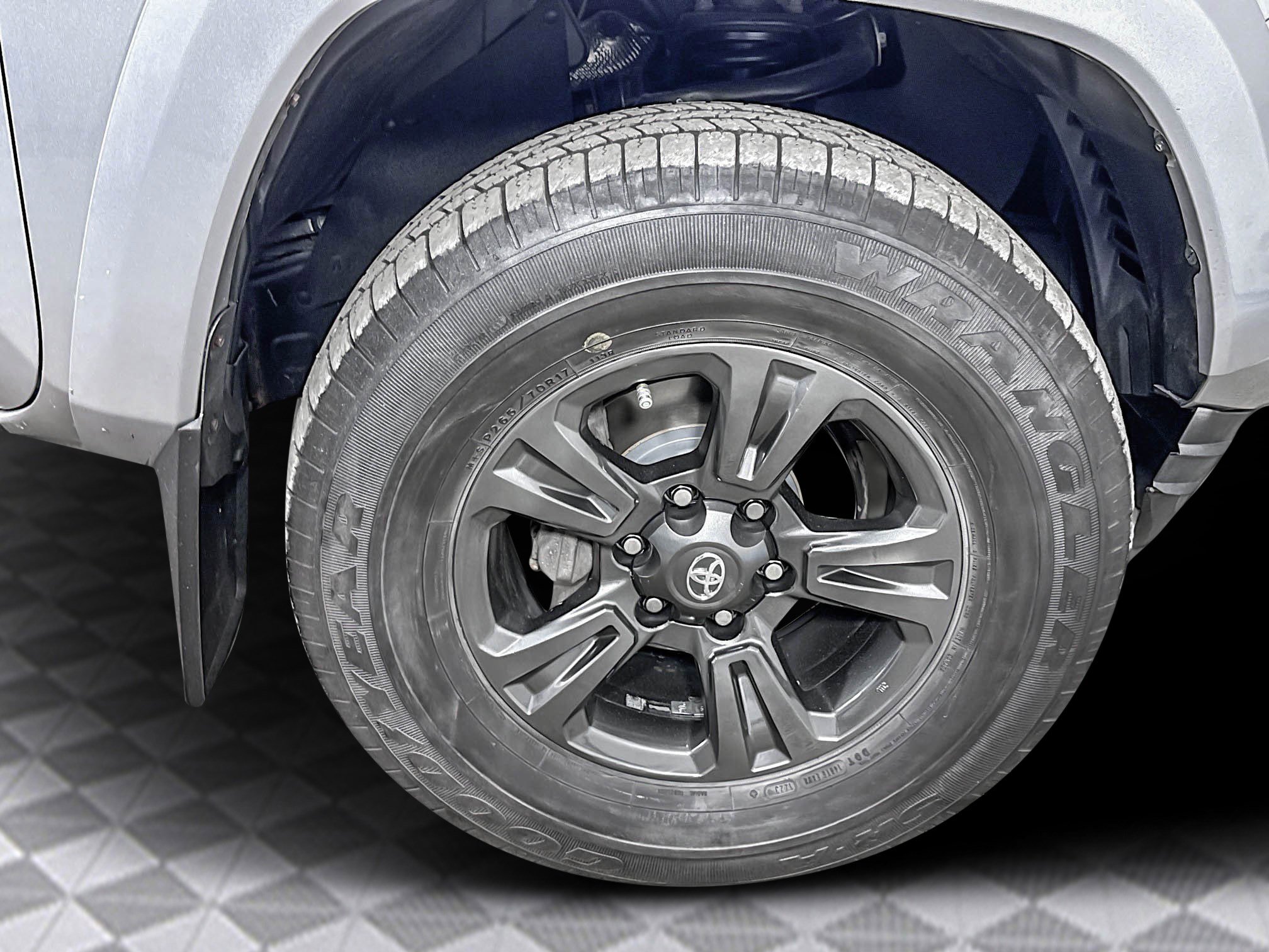 Used 2017 Toyota Tacoma SR image 32