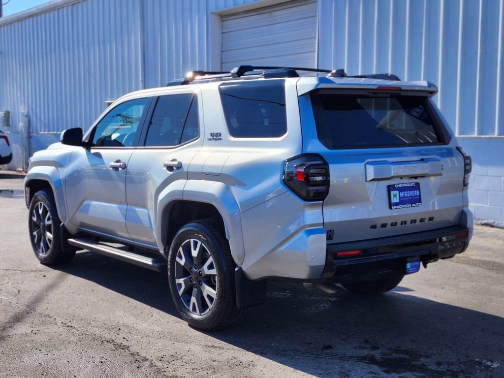 Used 2025 Toyota 4Runner TRD Sport AWD/4WD image 3