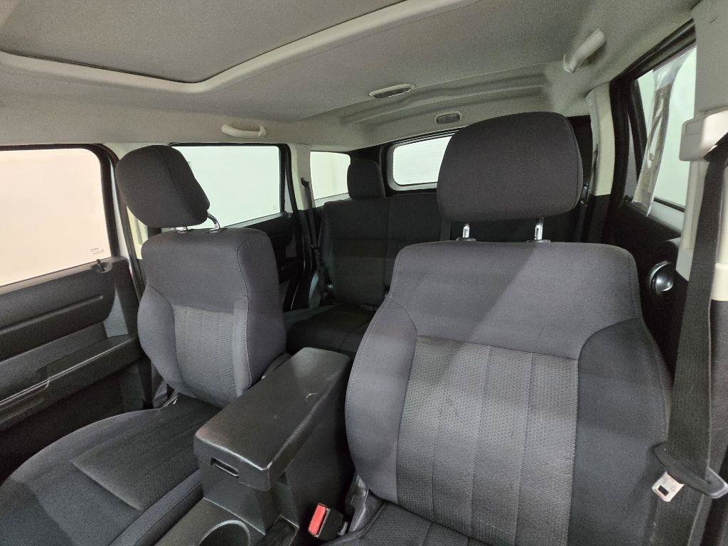 Used 2011 Dodge Nitro Heat RWD image 11