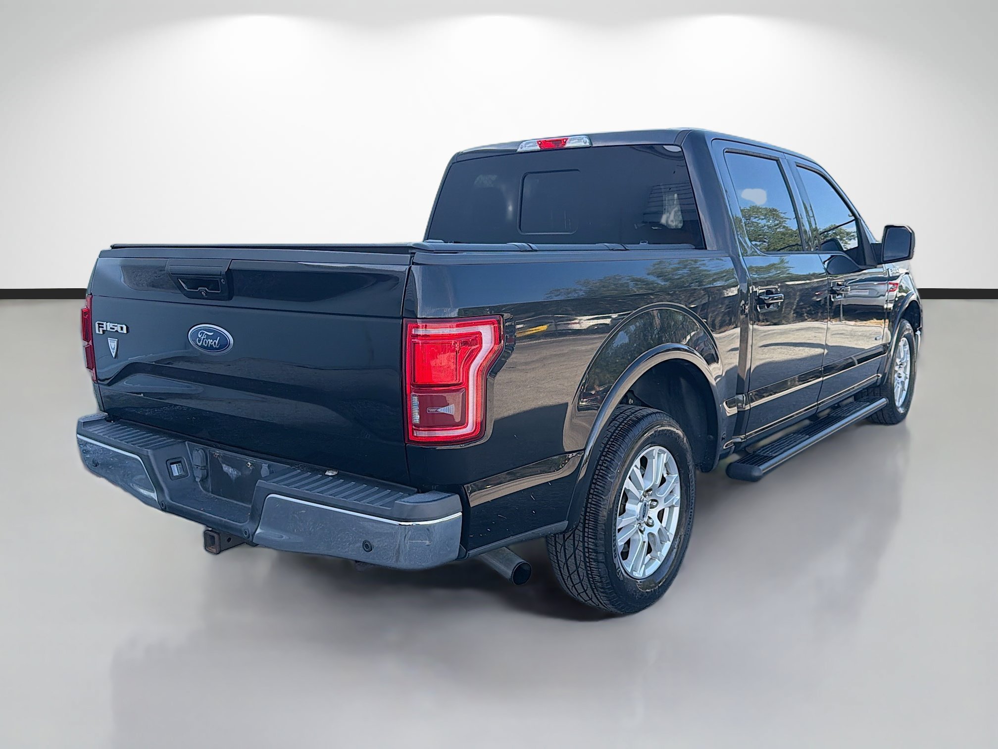Used 2016 Ford F150 Lariat w/ Equipment Group 501A Mid RWD image 3