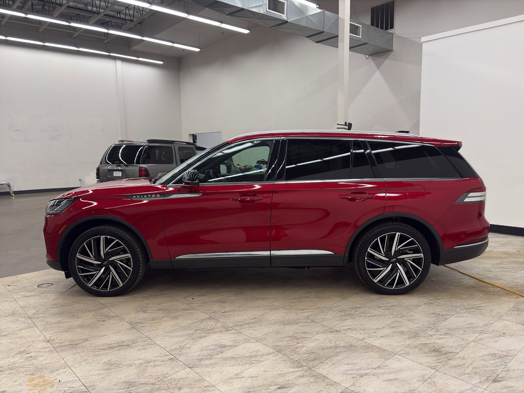 Used 2025 Lincoln Aviator Reserve w/ Equipment Group 201A image 4