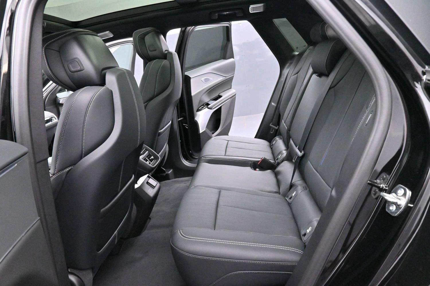 New 2027 Cadillac Lyriq Signature Sport AWD/4WD image 30