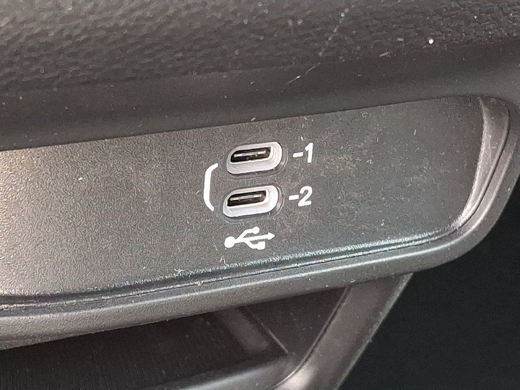 New 2027 Chrysler Pacifica Select AWD/4WD image 16