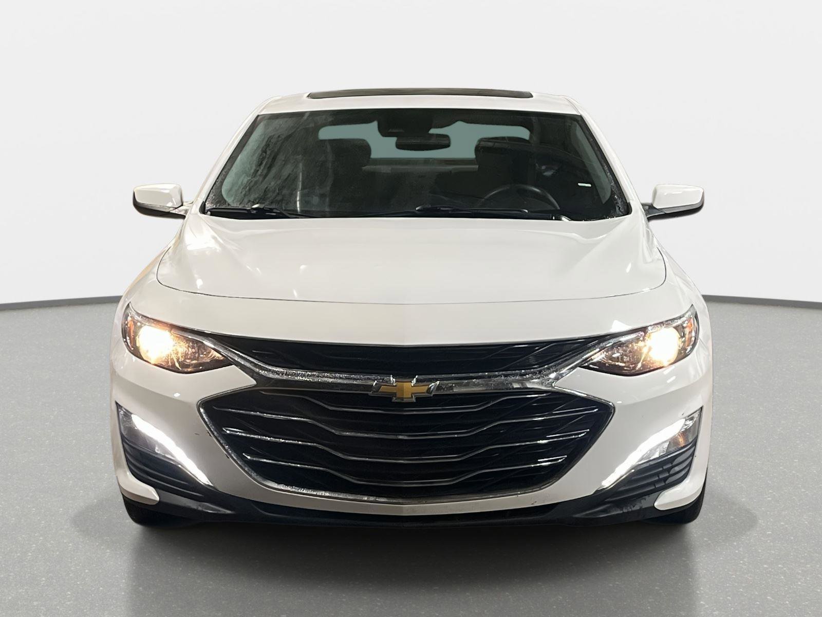 Used 2024 Chevrolet Malibu LT image 2