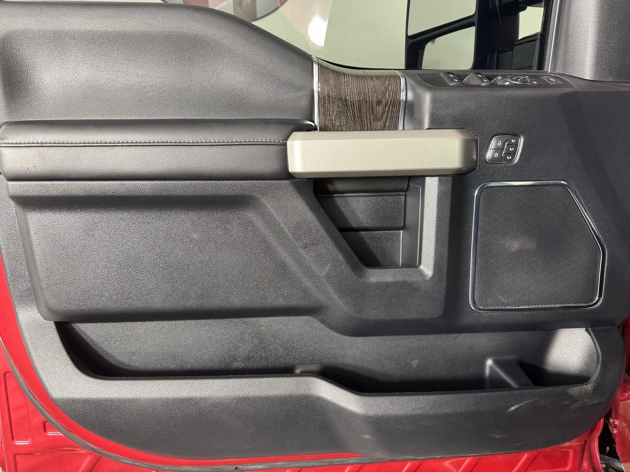 Used 2020 Ford F250 Lariat w/ Lariat Ultimate Package image 40