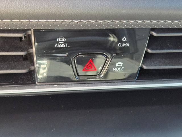 Used 2024 Volkswagen Atlas Cross Sport SE FWD image 22
