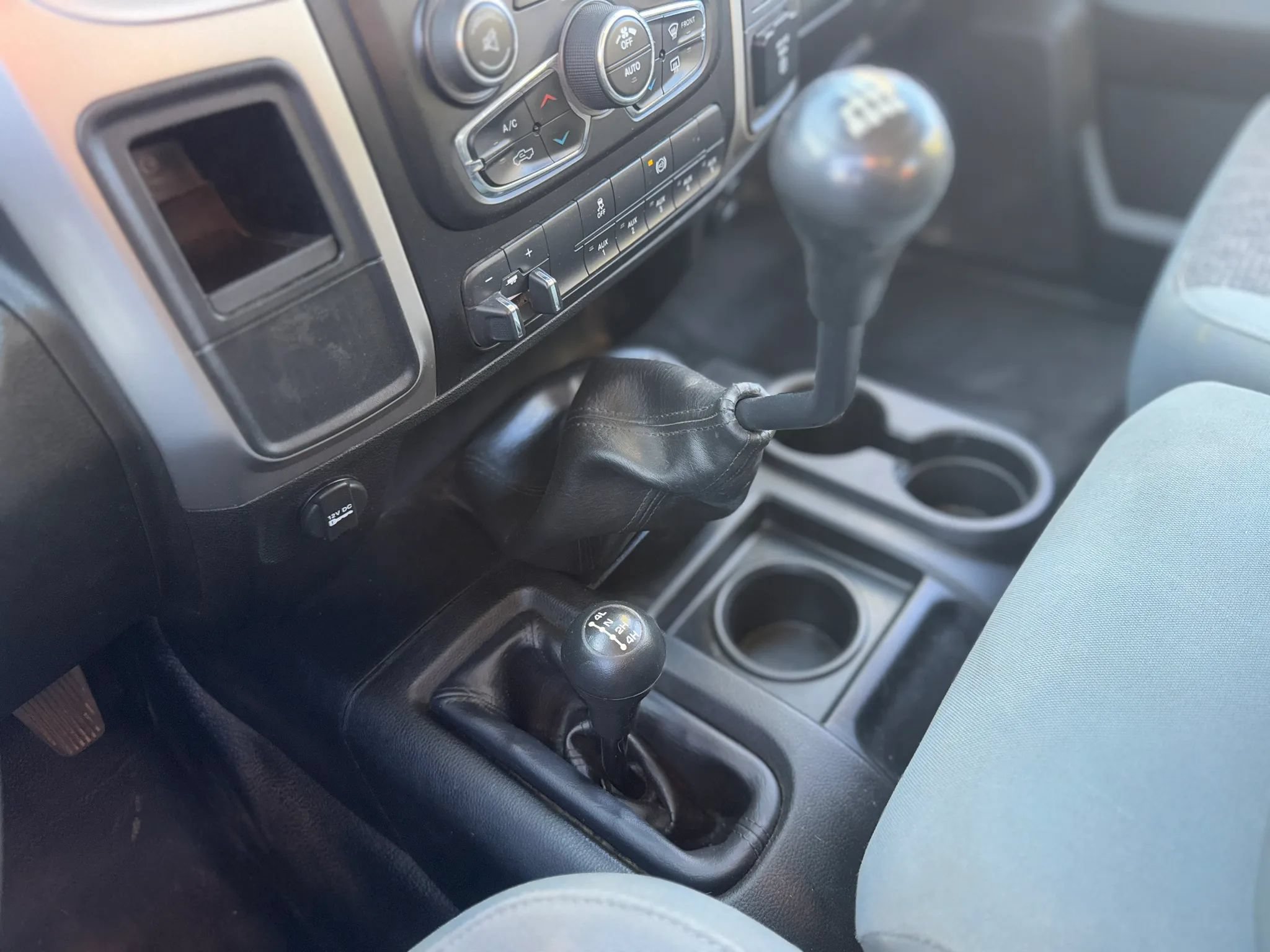 Used 2018 RAM 3500 SLT w/ Quick Order Package 2EG SLT AWD/4WD image 31